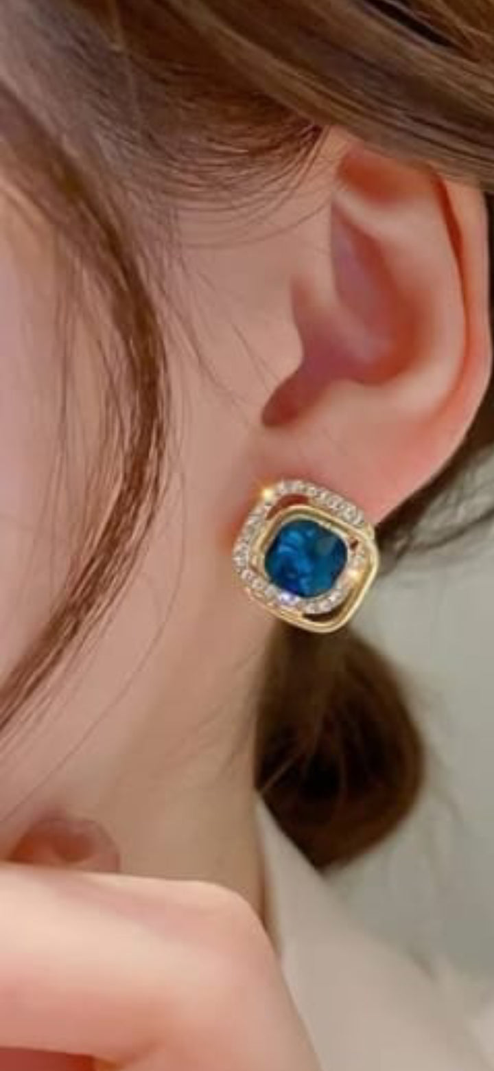 Blue stone stud