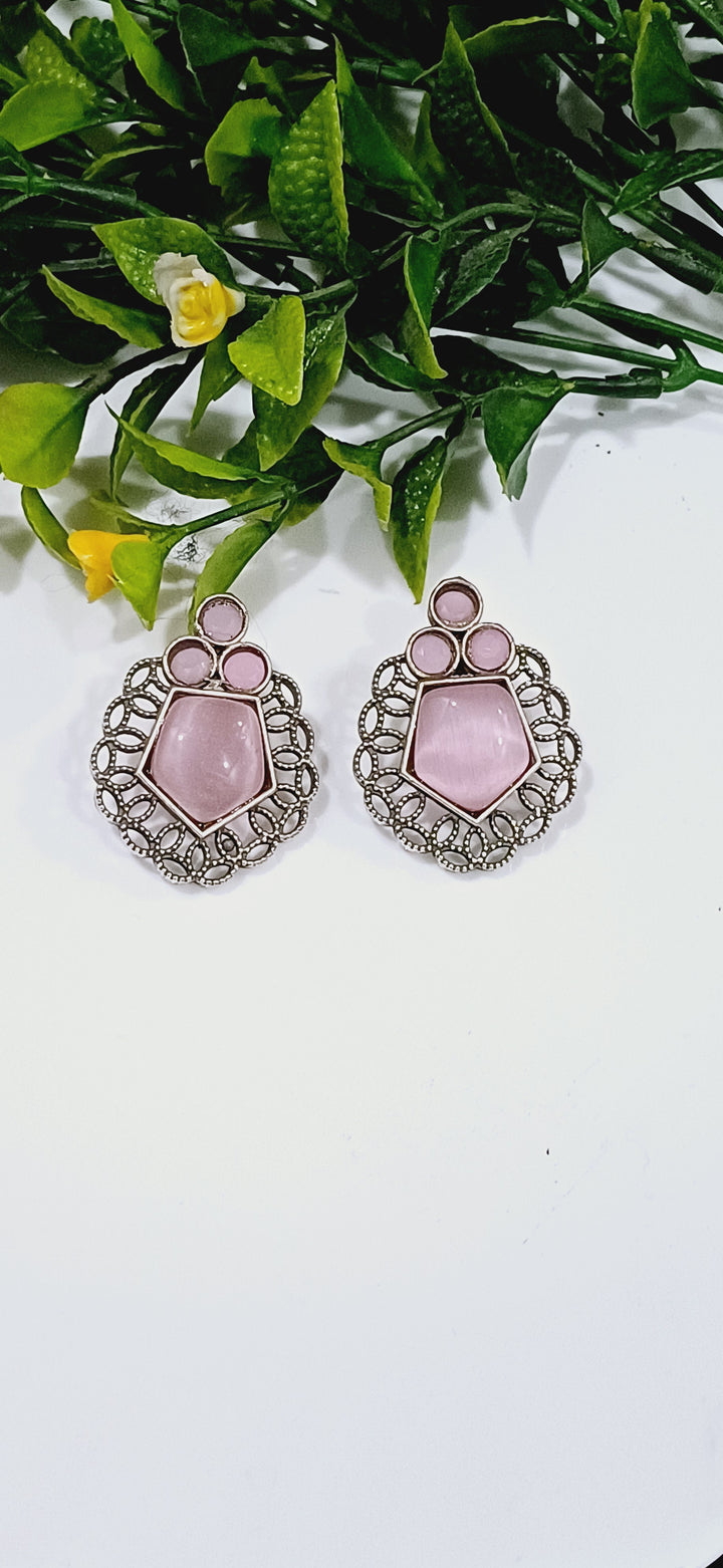 Monalica stone studs